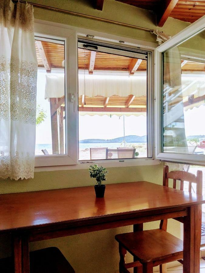 Retro Beach House Néa Péramos Εξωτερικό φωτογραφία